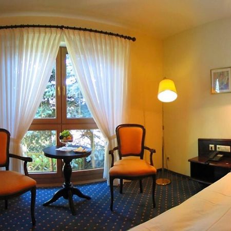 Hotel Waldhaus Hugelsheim ภายนอก รูปภาพ